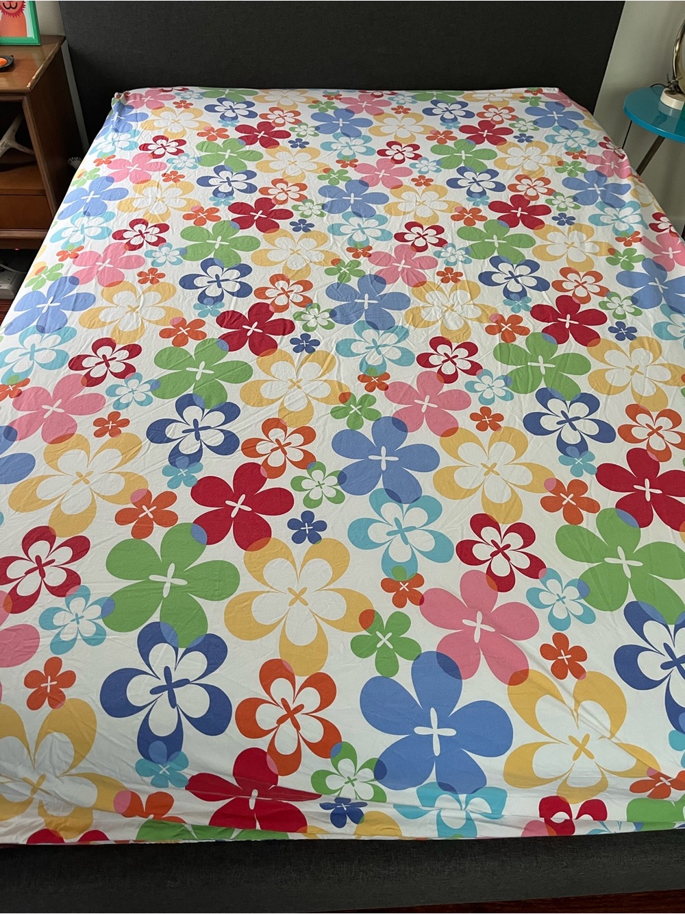 THE COMPANY STORE - cherry Colorful Floral duvet cover w/ matching fitted sheet - Picture 2 of 9